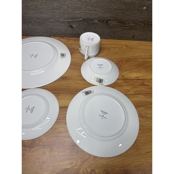 Vera Wang Wedgwood Lace Platinum 5-Piece Place Setting New - Picture 10 of 10
